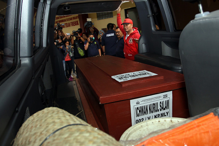 Jenazah Terduga Pelaku Bom Kampung Melayu Diambil Keluarga