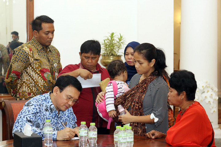 Paripurna Istimewa Pengunduran Diri Ahok Diundur