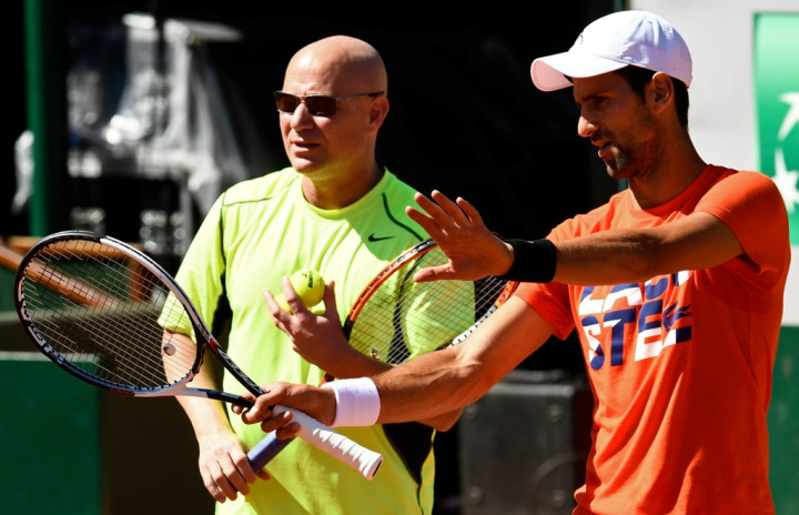 Saat Djokovic Menikmati Kebersamaan dengan Andre Agassi