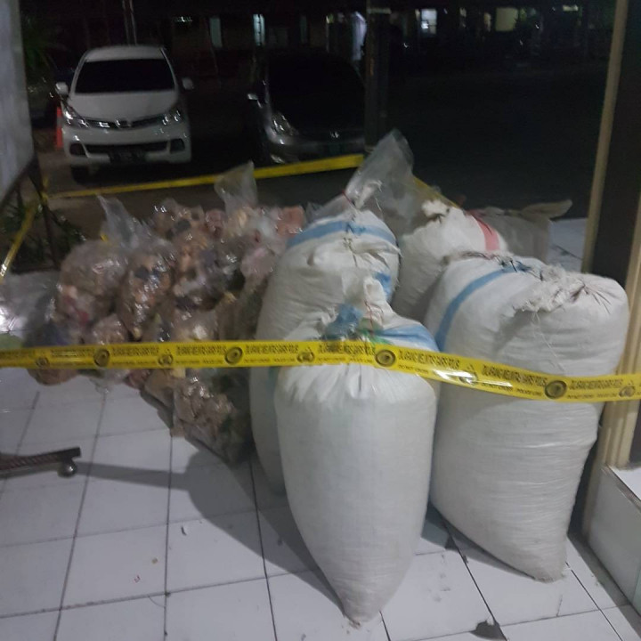 Polres Cirebon Sita Makanan Kedaluwarsa Siap Edar