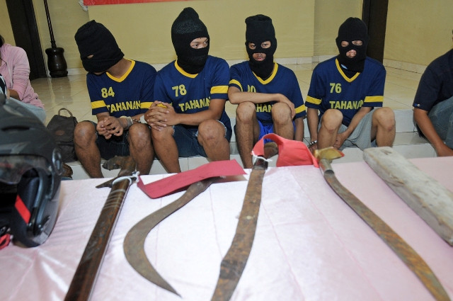 Delapan Remaja Bersenjata Tajam Ditangkap di Bekasi
