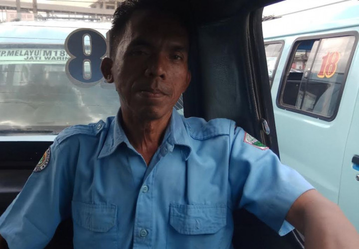 Pendapatan Sopir Menurun Pasca-Insiden Bom di Kampung Melayu