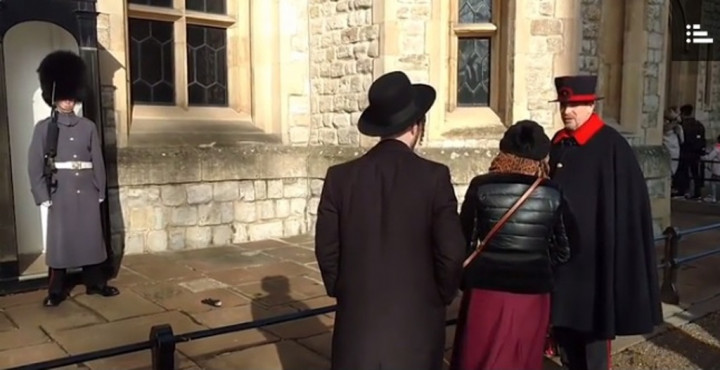 Permainkan Prajurit Menara London, Turis Dihujat Netizen