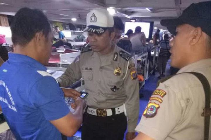 Penumpang Kapal Masuk ke Kabupaten Talaud Diperiksa Tim Gabungan