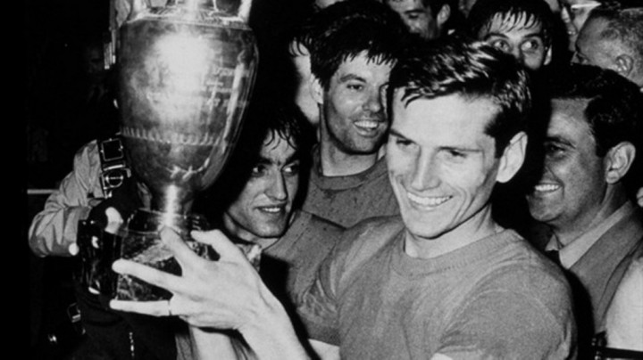 1968: Italia Lolos ke Final Piala Eropa Setelah Menang Koin Tos