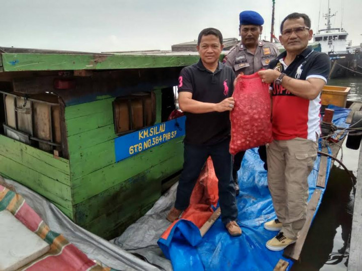 Polisi Gagalkan Penyelundupan 19 Ton Bawang Merah Asal Malaysia