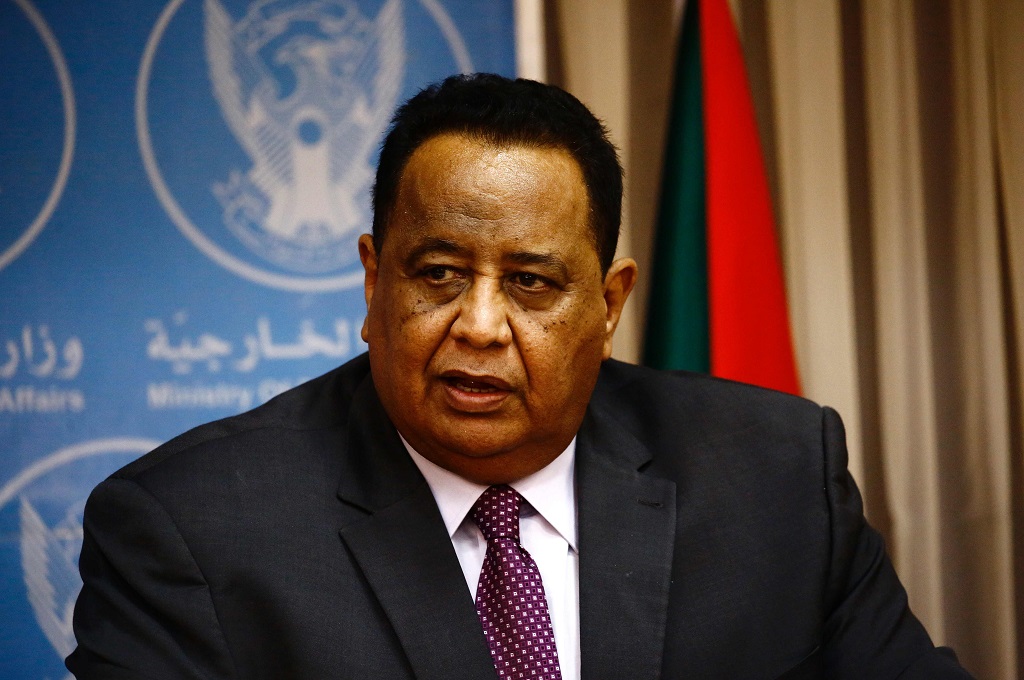 Menlu Sudan Ibrahim Ghandour dalam konferensi pers di Khartoum, 20 April 2017. (Foto: AFP/ASHRAF SHAZLY)