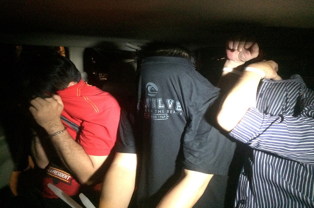 Tiga tersangka terkait penemuan 19 ribu pil ekstasi di kelab malam Akasaka di Denpasar, MTVN - Raiza