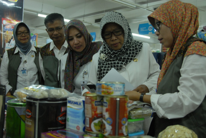 Ada Makanan Kedaluwarsa di SPBU Muri Tegal