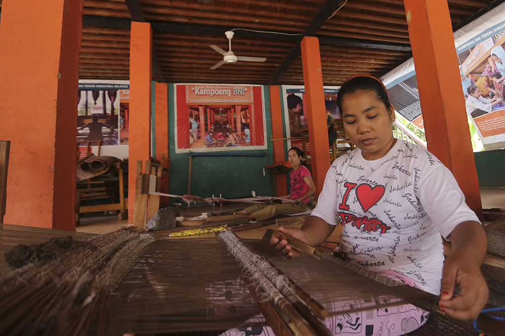 Kampung BNI Tenun Songket
