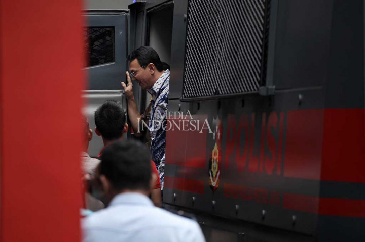 Ahok Rajin Baca Injil dan Angkat Barbel di Penjara