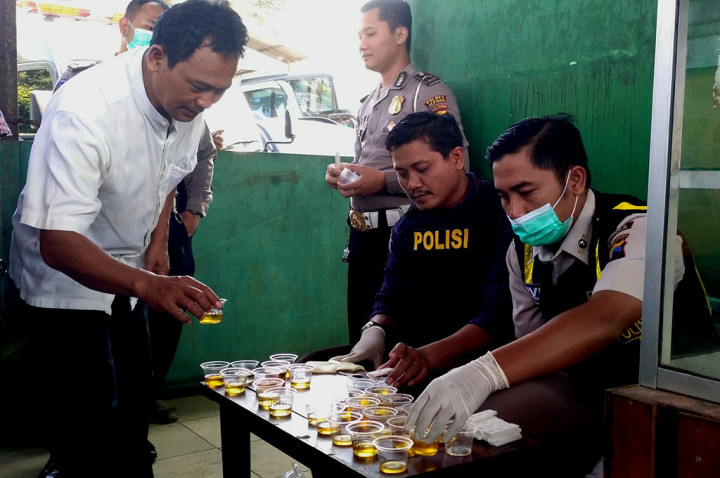 Puluhan Sopir Bus AKAP Jalani Tes Urine