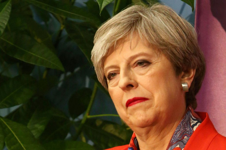 Temui Ratu Inggris, PM May Akan Minta Izin Bentuk Pemerintahan