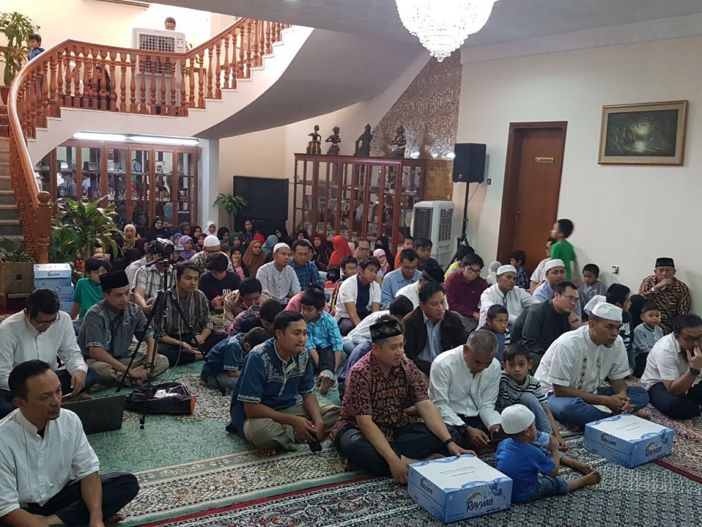 WNI di Qatar berkumpul bersama merayakan Nuzulul Quran di KBRI Doha. (Foto: Dok. KBRI Doha)