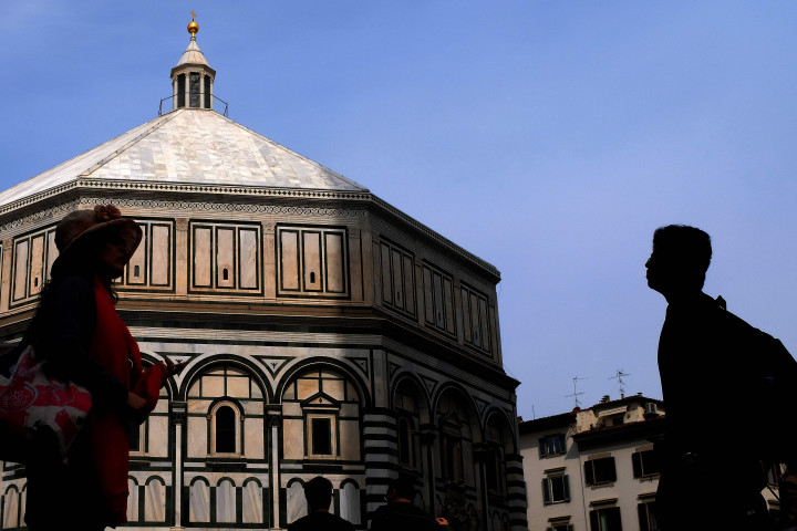 Florence Freeloader Masters Art of the Free Lunch