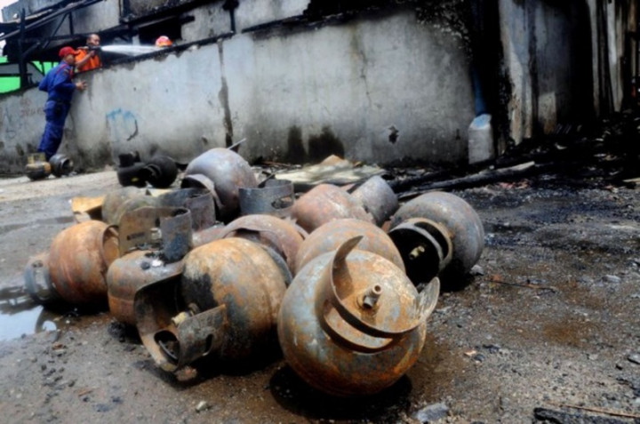 Tabung Gas 50 Kg Meledak di Rumah Makan Atrium Pondok Gede