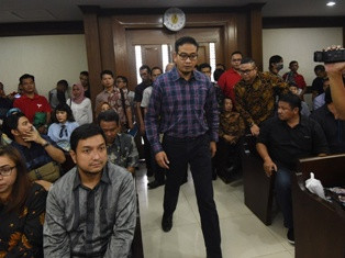 Brotoseno Divonis 5 Tahun Penjara