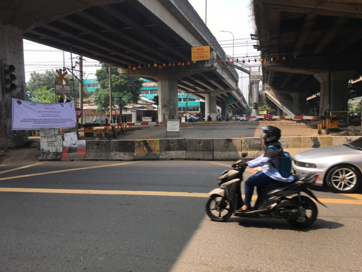 Perlintasan KA Ditutup, Jalan T.B. Simatupang Lancar