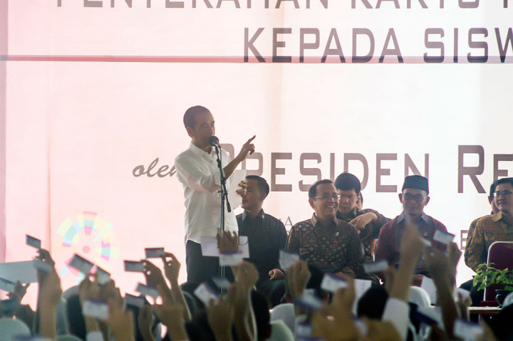 Presiden Bagikan KIP di Banyumas