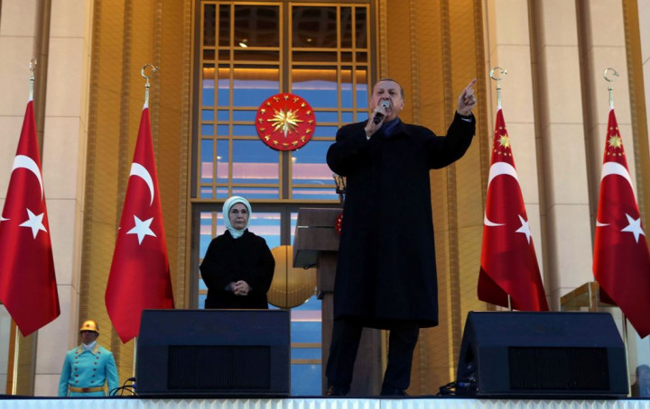 Presiden Turki Minta Raja Salman Selesaikan Isu Qatar saat Ramadan