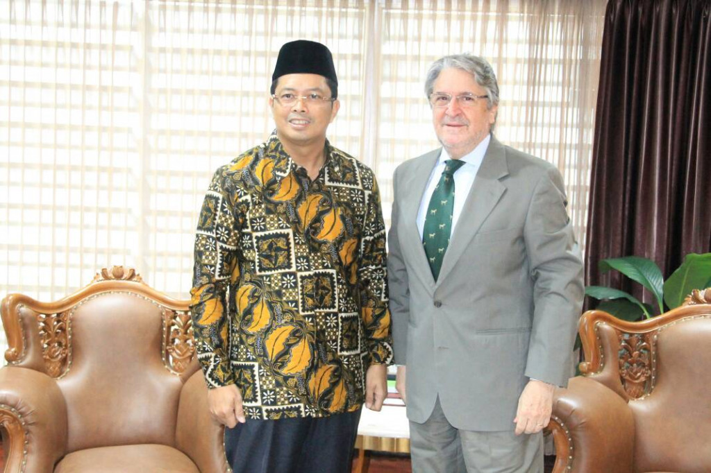 Wakil Ketua MPR RI Mahyudin bersama Duta Besar Chili untuk Indonesia Gonzalo Mendoza. Foto: Dok. MPR