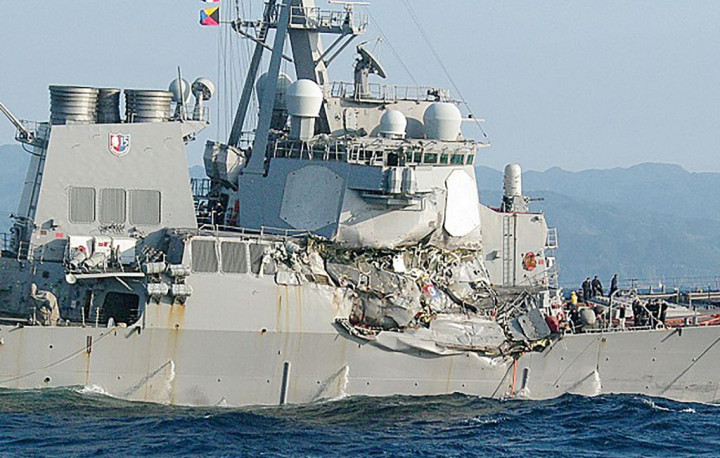 Komandan Kapal Perang AS Turut Terluka saat Tabrakan Kapal