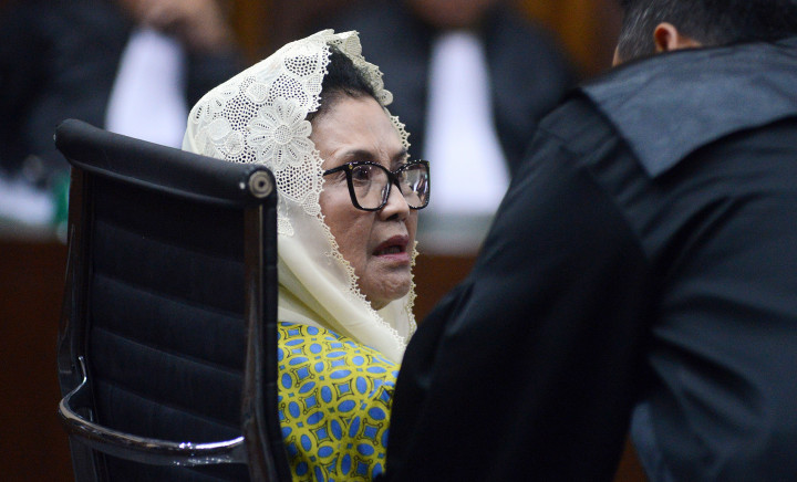 Bola Liar di Skandal Proyek Alkes