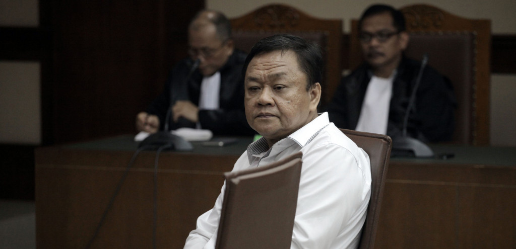 Terdakwa kasus suap pengadaan alat monitoring satelit di Badan Keamanan Laut (Bakamla) Eko Susilo Hadi mendengarkan pembacaan tuntutan jaksa dalam sidang lanjutan di Pengadilan Tipikor, Jakarta, Senin (12/6). MI/Arya Manggala.