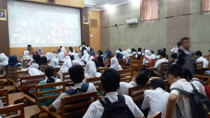 Sekolah Tunggu Instruksi Gubernur soal Belajar Lima Hari