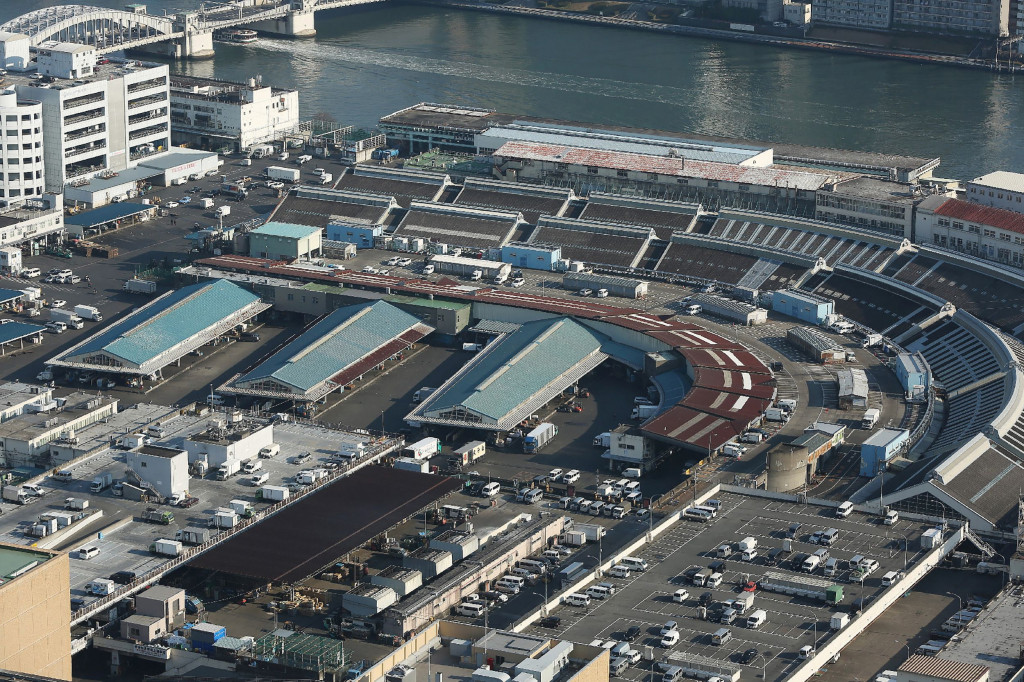 This aerial picture taken on January 13, 2016 shows Tsukiji fish market in Tokyo. (Photo:AFP/JIJI)