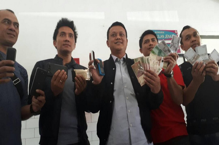 Di Mobil Polisi, Perampok Davidson Berusaha Merebut Pistol Petugas