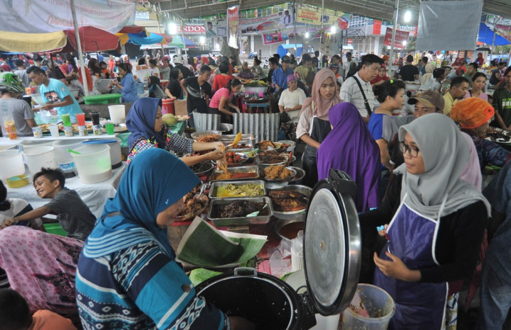 Berburu Takjil Ramadan