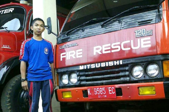 Saat Warga Salat Ied, 'Penakluk Api' Pamitan Siaga Kebakaran