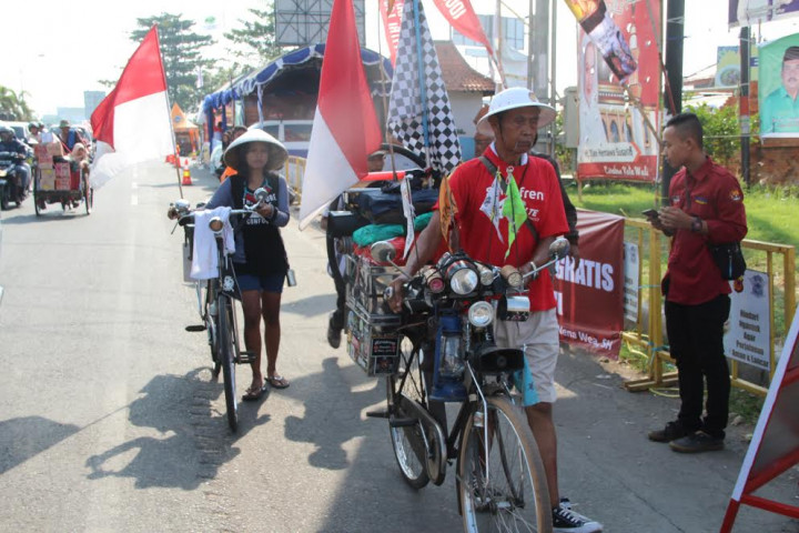 Kakek Asal Purbalingga Mudik dengan Menggunakan Sepeda