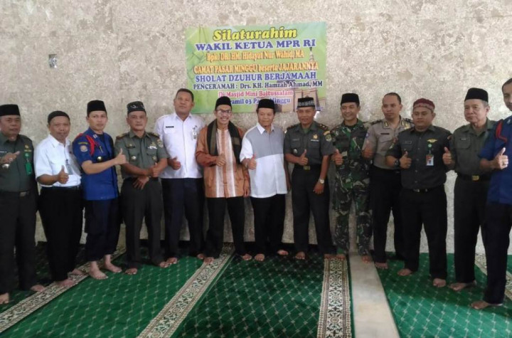 Pimpinan DPR Silaturahmi ke Jemaah Masjid Mini Baitussalam Koramil 03