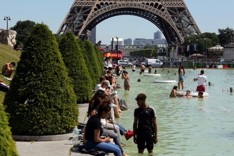 The French capital has been placed on heatwave alert. (Photo:AFP/Ludovic Marin)