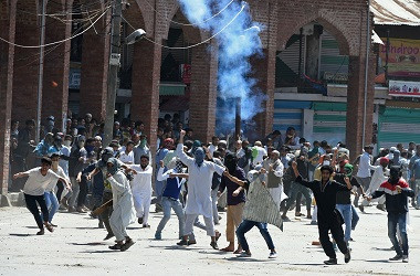 Pasukan India Bunuh Tiga Pemberontak di Kashmir
