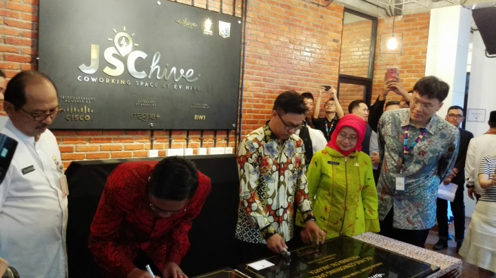 Djarot Resmikan Jakarta Smart City Hive Ide Ahok