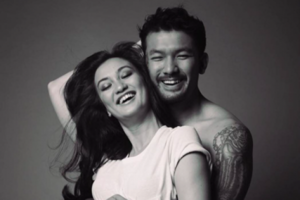 Atiqah Hasiholan dan Rio Dewanto Sambut Kelahiran Anak Perempuan