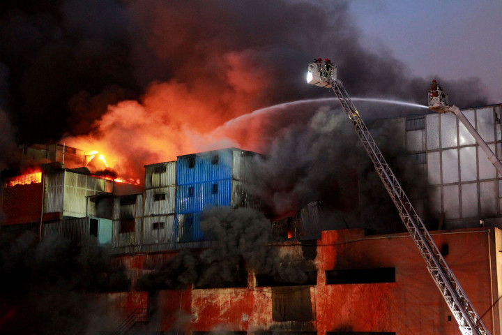 Toko Perkakas di Lima Terbakar, 4 Hilang
