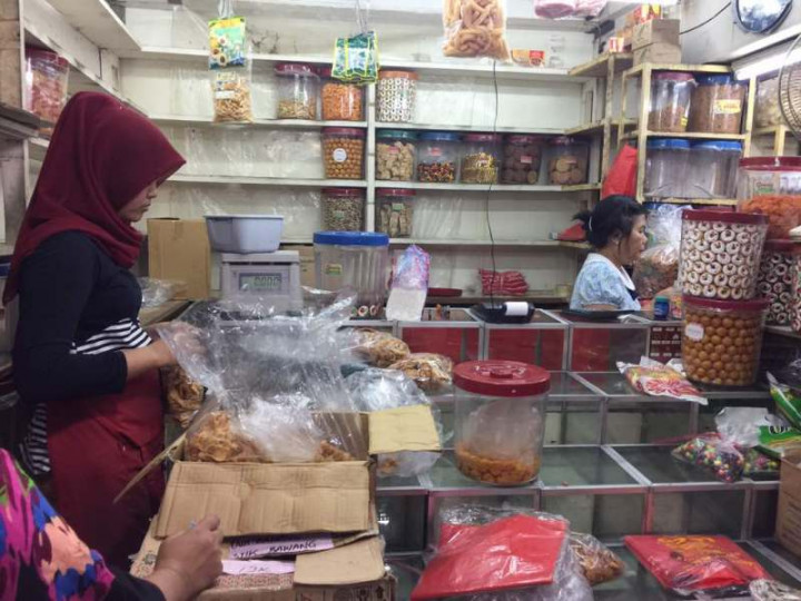H-2 Lebaran, Pedagang Kue Kering Kehabisan Stok