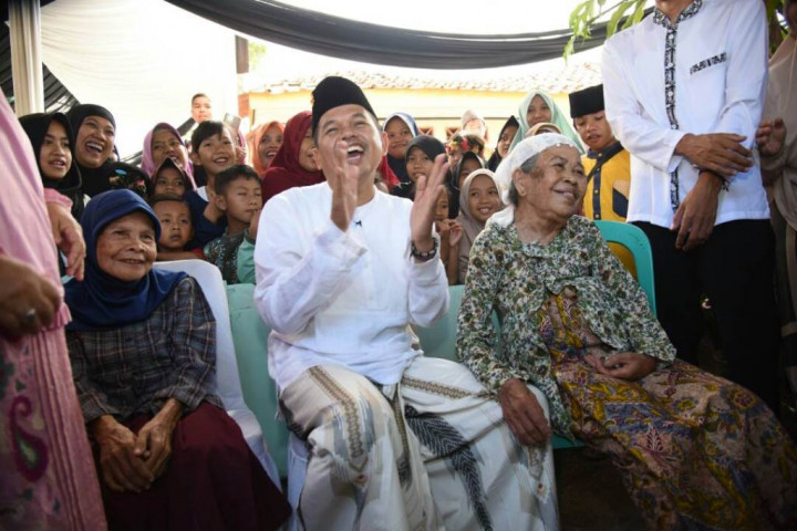 Dedi Mulyadi <i>Open House</i> di Rumah Warga Kurang Mampu
