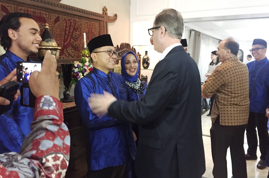 Ketua MPR RI Zulkifli Hasan menggelar open house di rumah dinasnya di Jakarta, Minggu, 25 Juni 2017 (Foto:Metrotvnews.com/Gervin Nathaniel Purba)