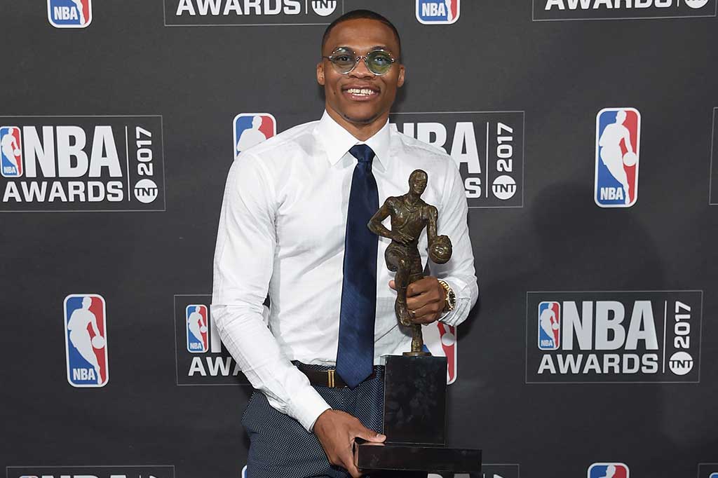 Russell Westbrook Raih Gelar MVP NBA