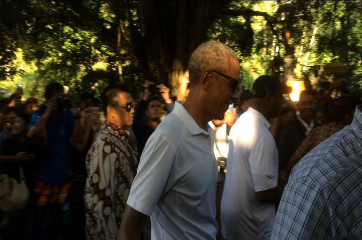 Obama Pembeli Pertama di Toko Suvenir Milik Tingting