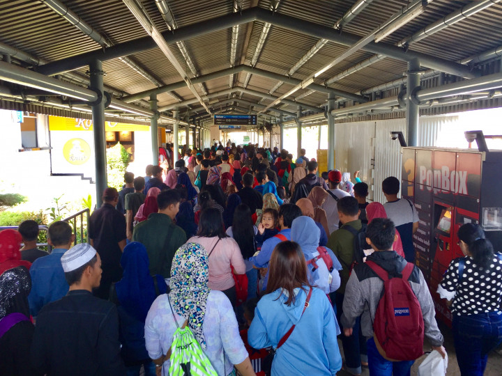 KRL Jadi Andalan untuk Berwisata