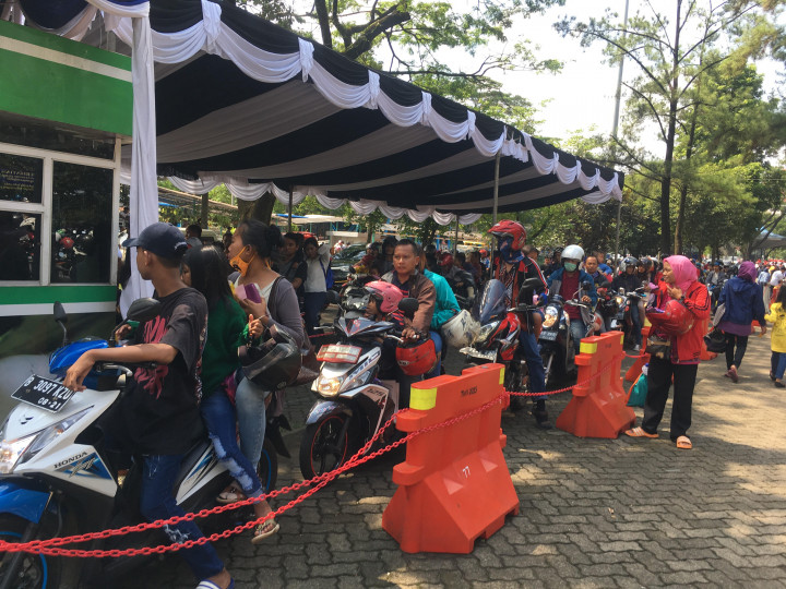 Pengunjung Bonbin Ragunan Didominasi <i>Bikers</i>