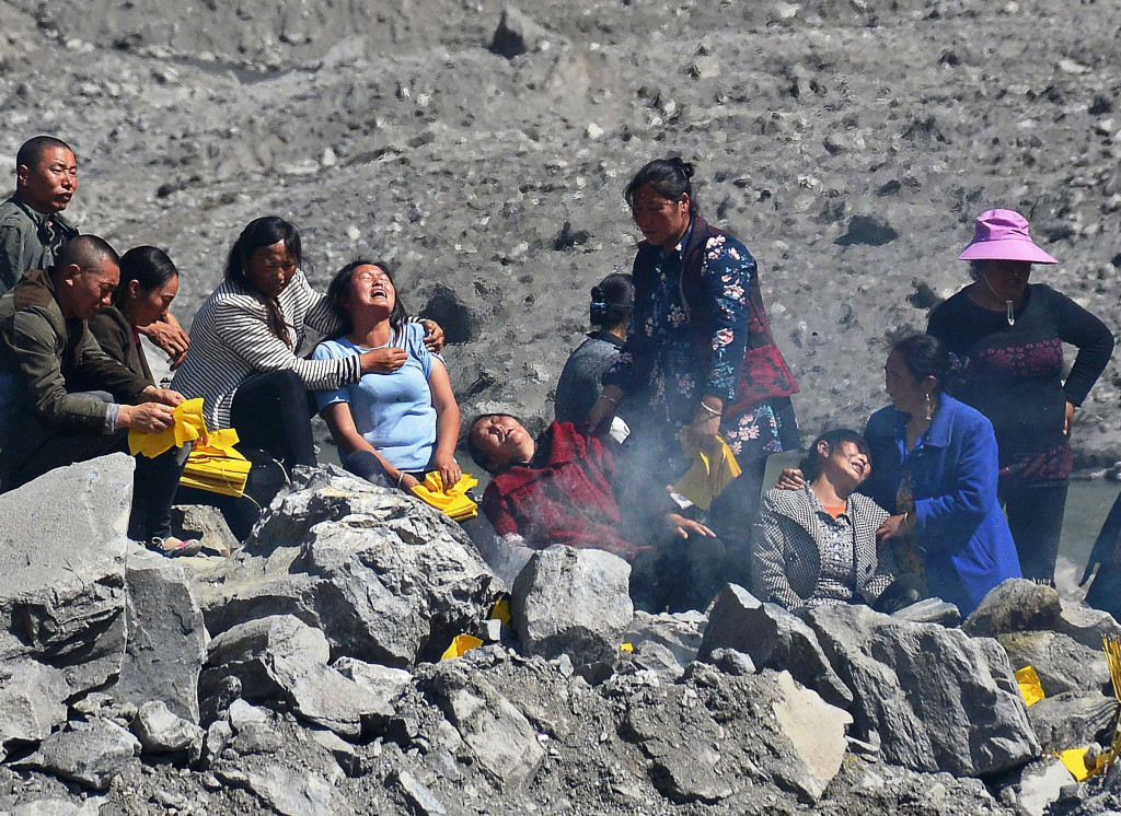 90 Hilang dalam Longsor di Sichuan