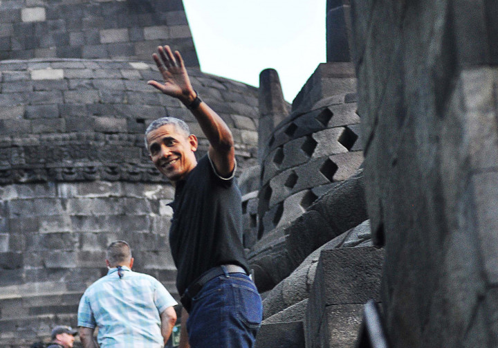 Obama Ajak Keluarga Piknik ke Borobudur