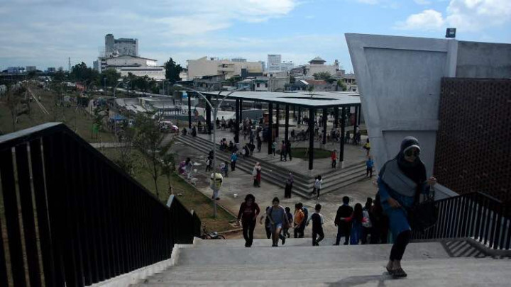 Menikmati Bus City Tour Sembari Berwisata ke Kalijodo